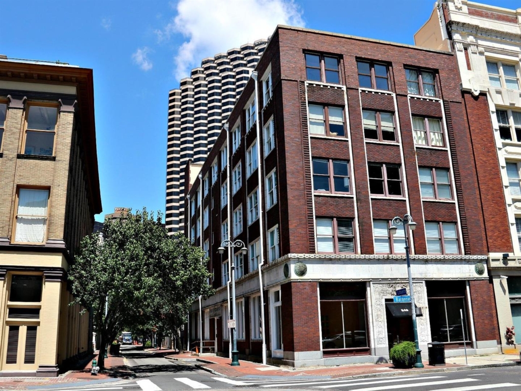 909 Lafayette Condos