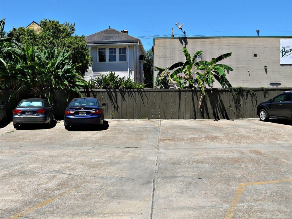 Parking Lot 732 Cherokee